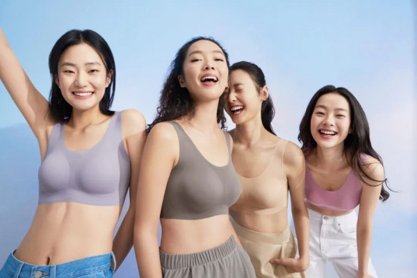 再造爆款轻氧内衣|优衣库的“理性科技 ”