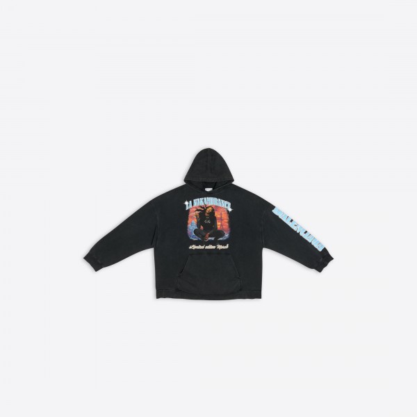 BALENCIAGA 与流行女歌手 Aya Nakamura 推出合作系列