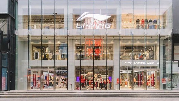 2021年李宁的广告及推广费增至17.8亿