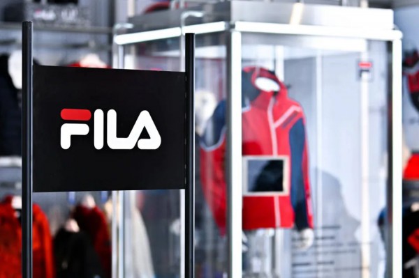 独行的安踏还能造出第二个FILA吗