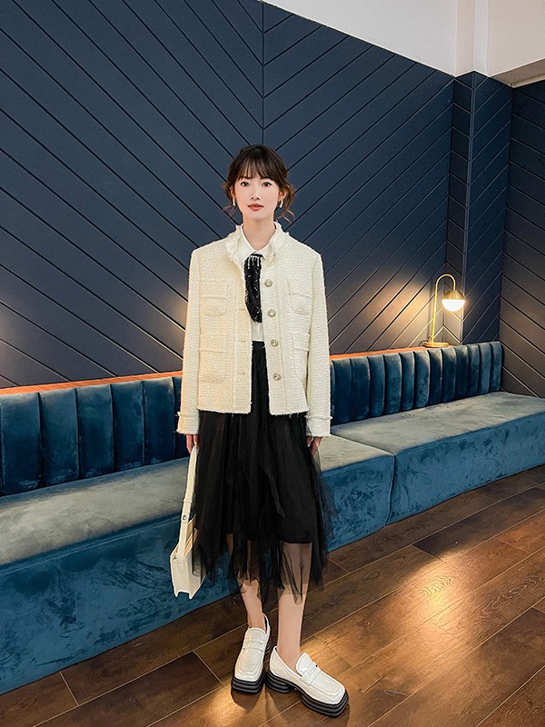 春季必备的西装外套怎么搭配 这三组搭配气质又时尚