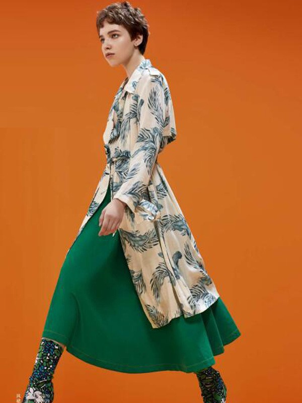 今年流行的绿色连衣裙你get了吗 这样搭配高级又显瘦