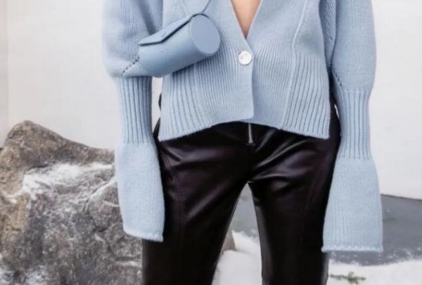 2022时尚流行趋势|喇叭袖,荷叶边以及多彩装饰是未来针织服装的大趋势