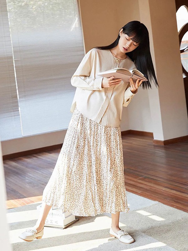 超简单的同色系搭配指南!普通人如何通过颜色搭配让人眼前一亮?