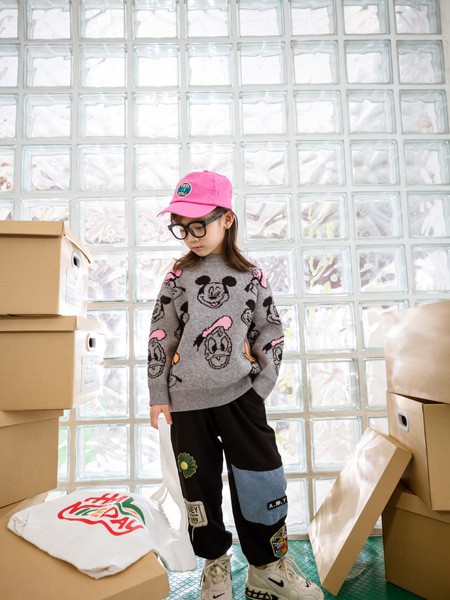 不同的帽子应该怎么搭配?鸭舌帽搭配什么衣服好看?贝雷帽衬什么衣服好?