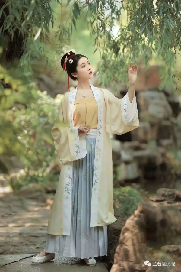 汉服市场内卷严重,又一家汉服品牌被卷死了!