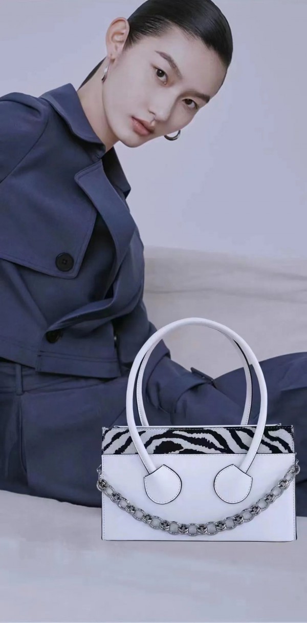 2022时尚深圳展丨伊梵希接地气的时髦女包