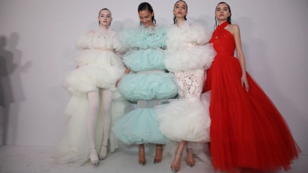 实体秀回归,令巴黎时装周线上关注度激增