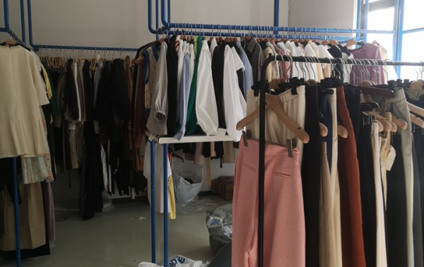 杭州一周内切换四季,春装卖不出去了?老板们却这样说...