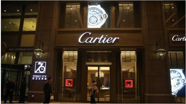 美国奢侈品集团Capri将向乌克兰难民捐赠100万欧元衣物