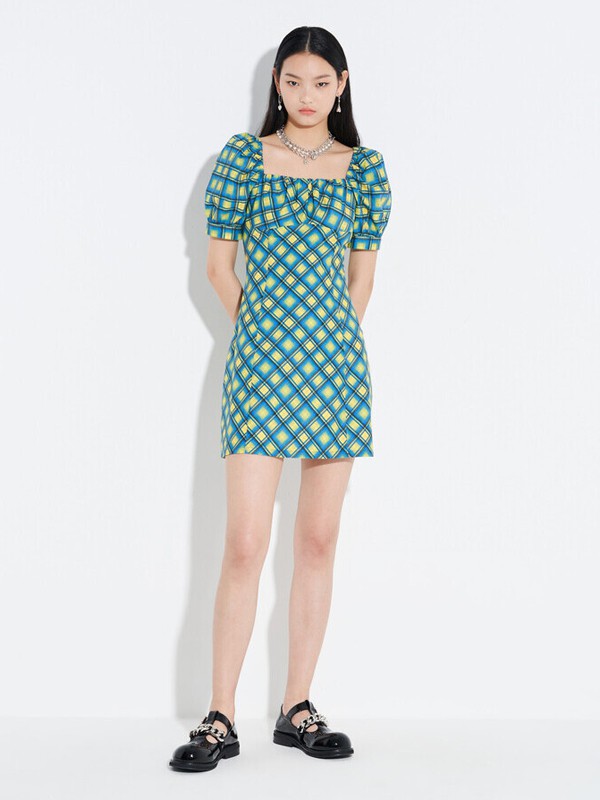 高温度天气适合穿什么颜色的服装? 浅色衣服怎么搭配