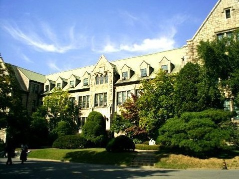 Dior将于韩国梨花女子大学举办2022早秋女装秀