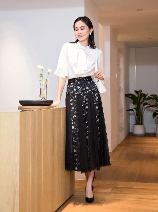 行政秘书上班怎么穿得体?行政日常搭配