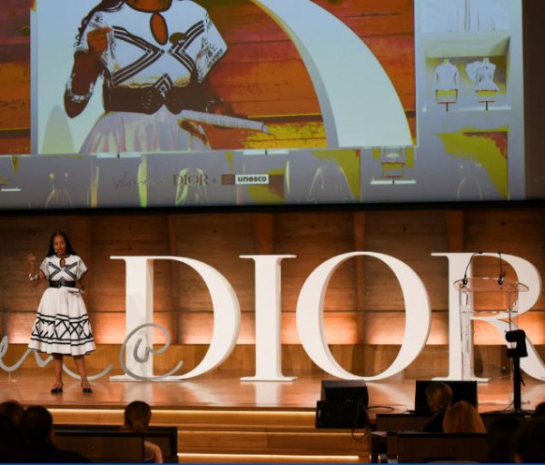 Dior 与联合国教科文组织共同举办全球性会议