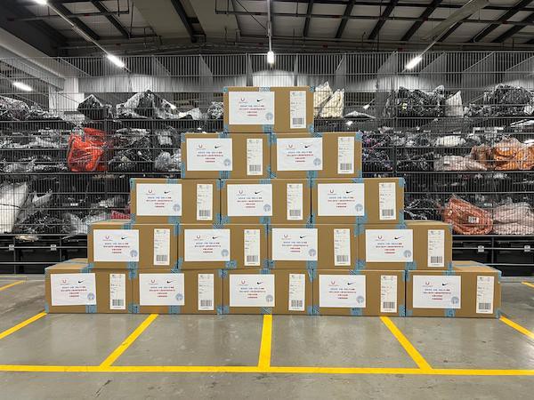 耐克为抗疫前线工作人员捐赠应季装备!