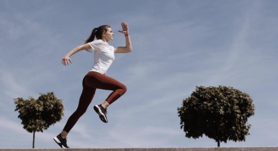 安踏,李宁,特步三巨头决战2022中高端成新赛场