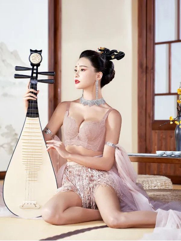 春夏内衣怎么挑选 大胸女生怎么挑选适合的内衣颜色和款式