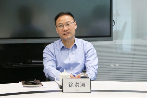 海曙区委常委,副区长徐洪涛一行莅临太平鸟时尚中心