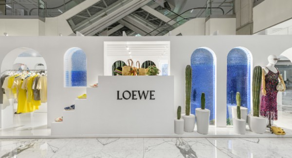 LOEWE PAULA’S IBIZA 2022 夏日限时系列限时店于北京SKP隆重开幕