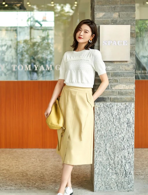 黄色在夏天怎么搭配?想要看起来气色好,那么试试黄色单品吧!