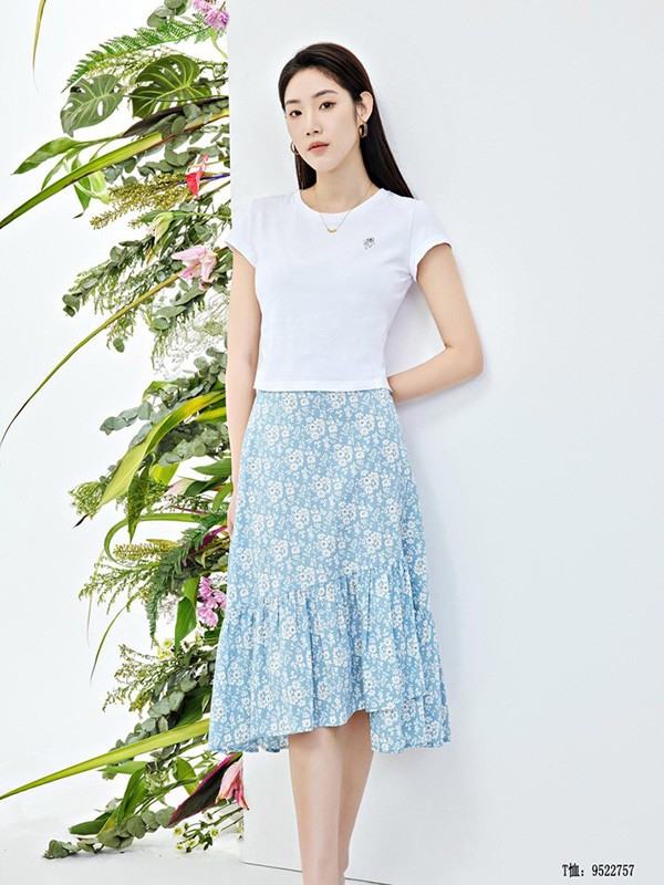 蓝色单品适合什么肤色 春夏季节服装如何搭配