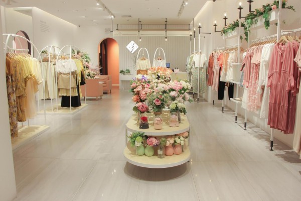 怎样的女装实体店会更受年轻人欢迎?如何迎合z时代消费者喜好?