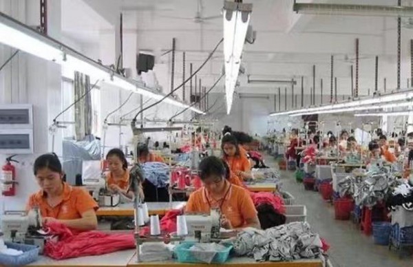 衣服全是“假货”?你所用的产品 只有吊牌是真的