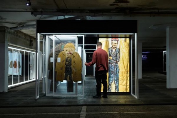 英国运动服装品牌 PHYGITAL 地下室展