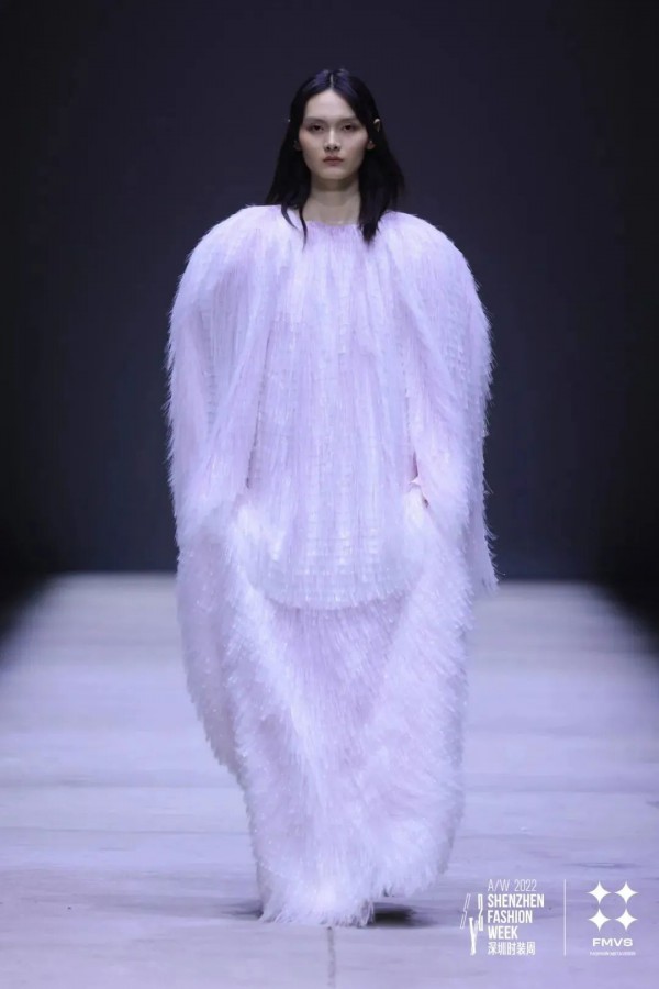 深圳时装周 | 虚实之魅,共赴时尚之旅