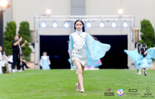 嘉衽品牌亮相模王驾到365SHOW,引领澳门儿童时尚