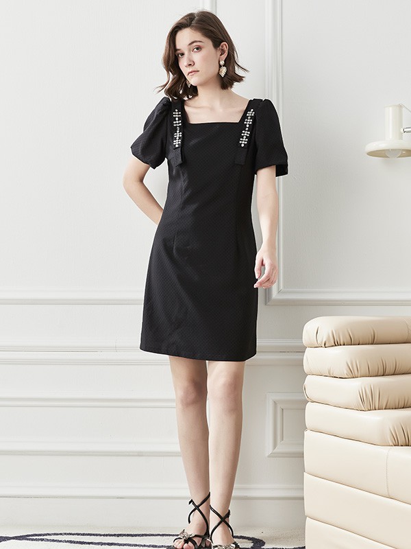 今年夏季最流行的女装穿搭有哪些 怎么穿又美又舒适