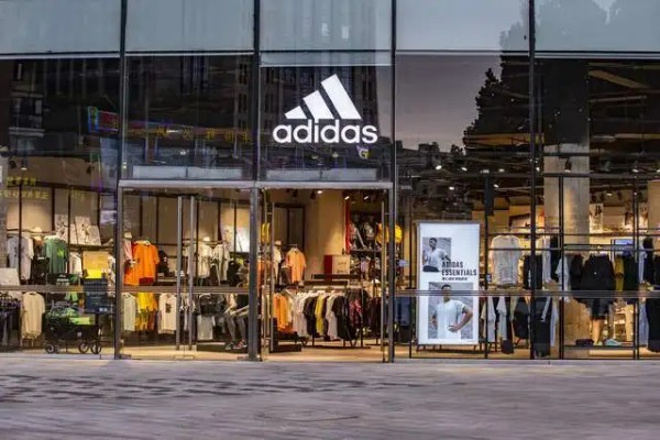 阿迪达斯损失惨重:俄罗斯关闭店500家,中国销售额暴跌