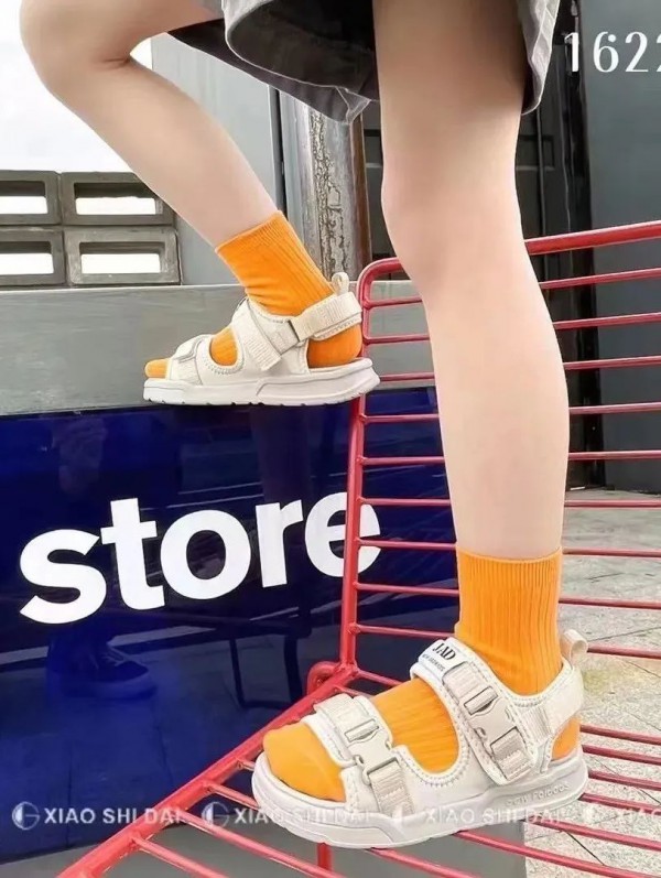 观澜小时代童鞋|实体童鞋批发商,每日上新欢迎选购!