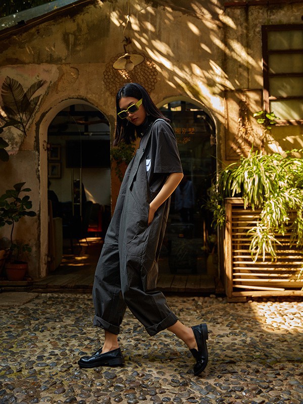 棉麻服装品牌怎么挑选 夏季女生选择什么样的服装款式更时尚