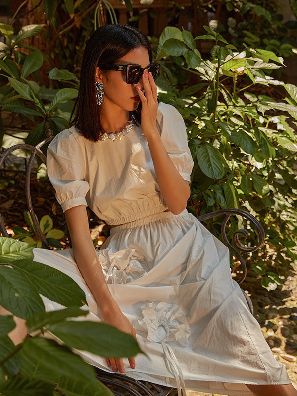 棉麻服装品牌怎么挑选 夏季女生选择什么样的服装款式更时尚