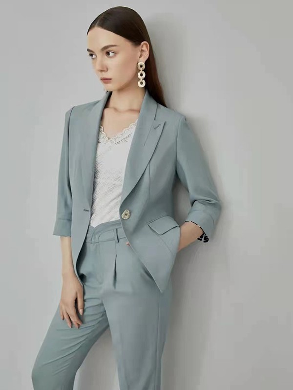 职业套装选择什么品牌 初入社会的小白如何挑选合适的服装