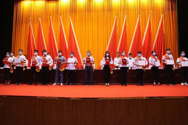 共青城市纺织服装产业高质量发展推进大会召开,推动纺织服装产业高质量发展!