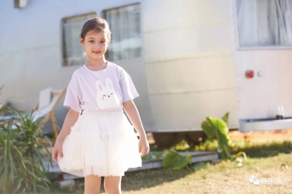 芭乐兔|夏天的穿搭要简单更要精致,让孩子们的精致美萌化你的心