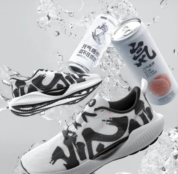 跨界联动!「元气森林」x「李宁」 推出限定配色跑鞋