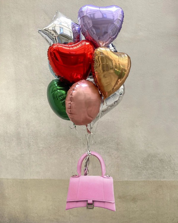 BALENCIAGA限定!5:20节日限定系列 解锁浪漫爱意