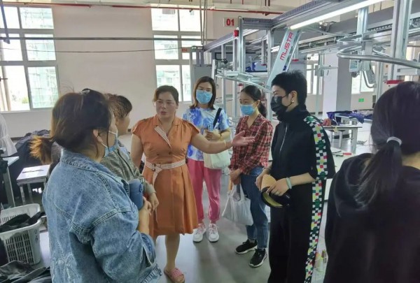 淮滨临港国际服装城董事长侯东美深入项目一线考察调研!