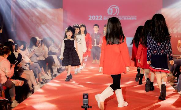 诺贝达童装2022秋冬新品发布会成都站圆满落幕!四川区域新店开业喜讯连连!