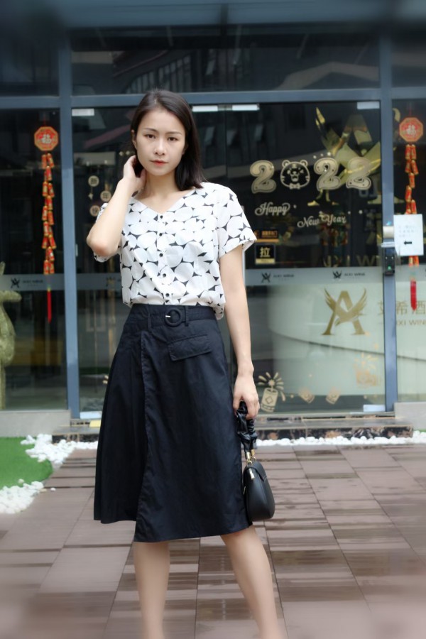 荣子女装2022年冬季新品发布会将于5月24日正式启幕 诚邀加盟商们莅临