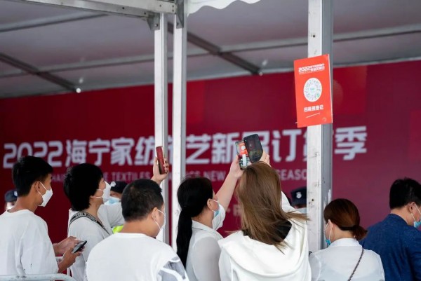 国内家纺行业首个线下2022海宁家纺布艺新品订货季,顺利开展!
