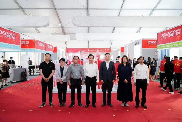 国内家纺行业首个线下2022海宁家纺布艺新品订货季,顺利开展!