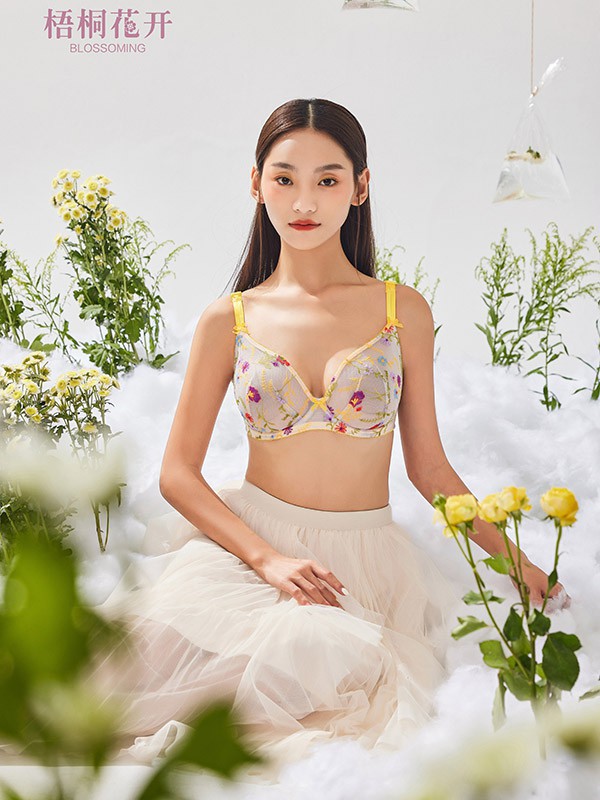 外穿内衣怎么挑选 什么样的内衣更适合大胸女生