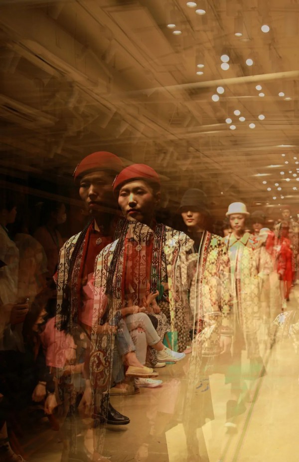 一城画一2022 冬「知足藏乐·自在并行」新品发布秀完美落幕