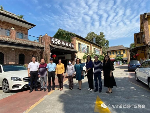 广东省茧丝绸行业协会到香云纱的故里顺德伦教调研