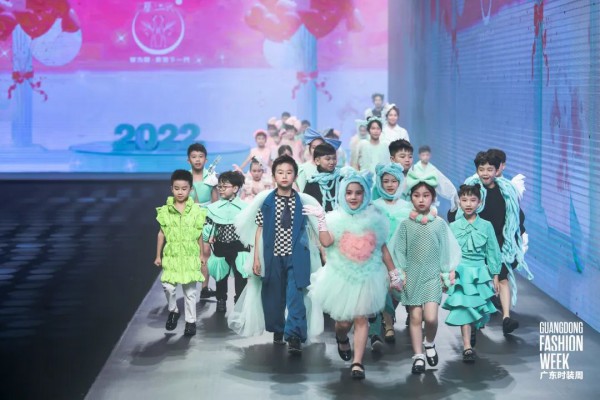 婴为爱•美育下一代,婴二代新品发布会惊喜亮相广东时装周!