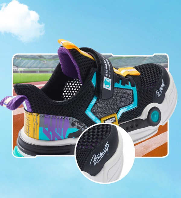 大黄蜂童鞋科技加持,助力儿童轻跑上阵